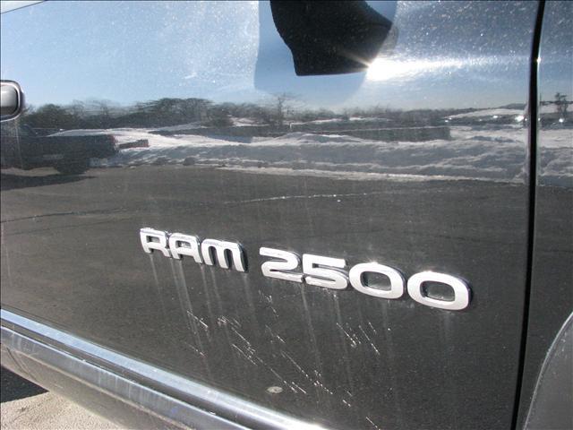 Dodge Ram Pickup 2004 photo 4