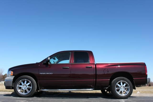 Dodge Ram Pickup 2004 photo 2