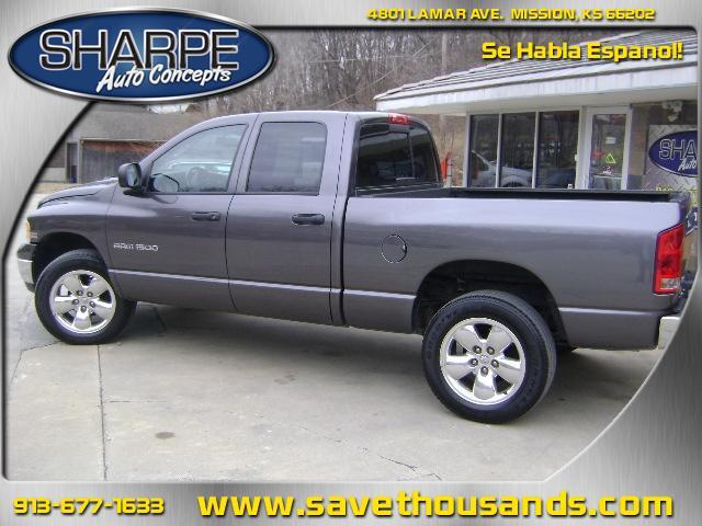 Dodge Ram Pickup 2004 photo 1