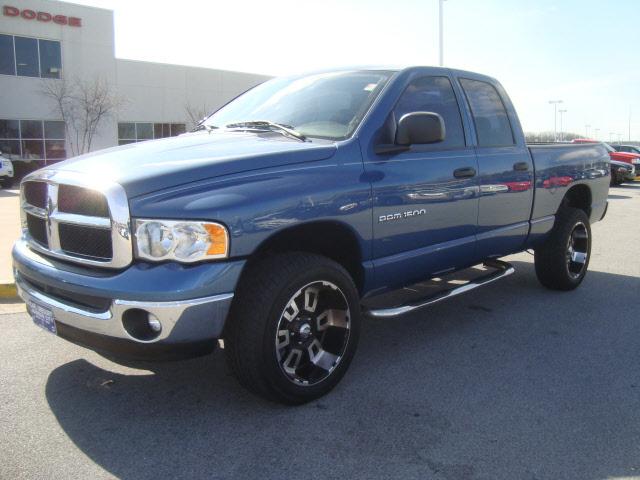 Dodge Ram Pickup 2004 photo 1