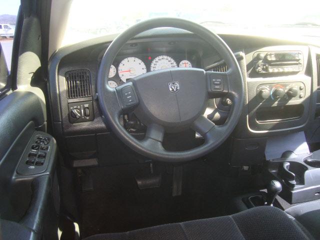 Dodge Ram Pickup 2004 photo 3