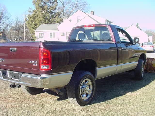 Dodge Ram Pickup 2004 photo 3