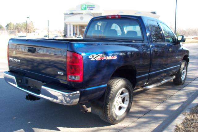 Dodge Ram Pickup 2004 photo 3