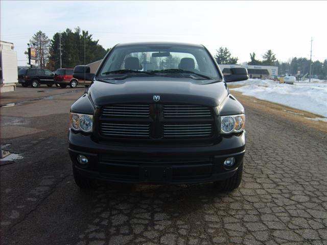 Dodge Ram Pickup 2004 photo 2