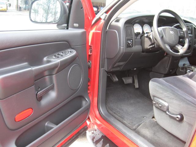 Dodge Ram Pickup 2004 photo 4