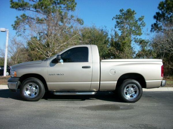 Dodge Ram Pickup 2004 photo 2