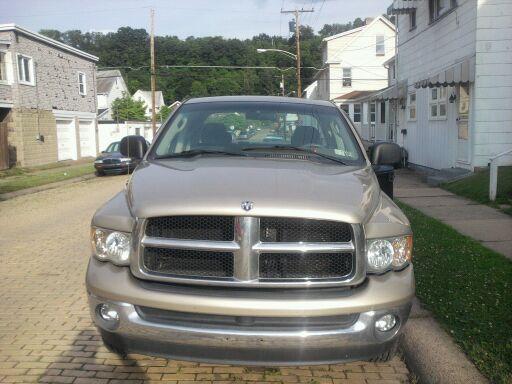 Dodge Ram Pickup 2004 photo 2