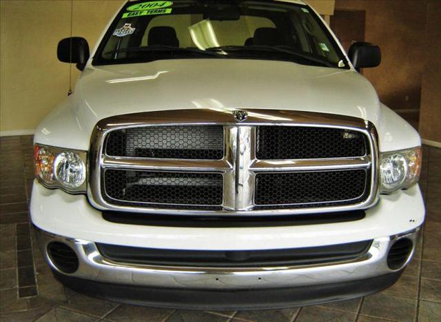 Dodge Ram Pickup 2004 photo 2