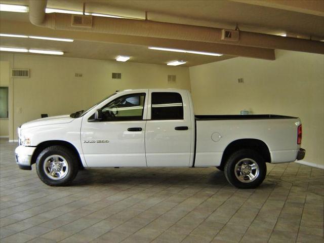 Dodge Ram Pickup 2004 photo 4