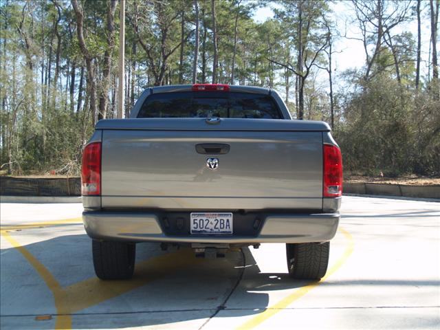 Dodge Ram Pickup 2005 photo 3