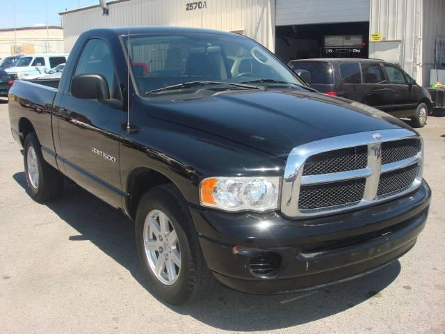 Dodge Ram Pickup 2005 photo 2