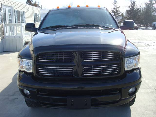 Dodge Ram Pickup 2005 photo 2