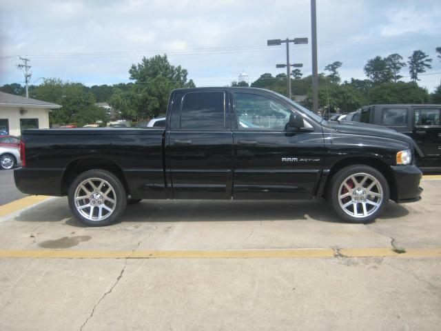 Dodge Ram Pickup 2005 photo 3