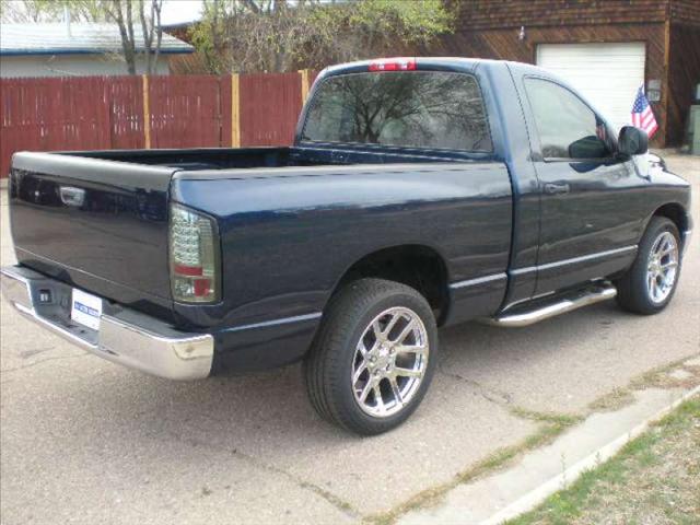 Dodge Ram Pickup 2005 photo 2