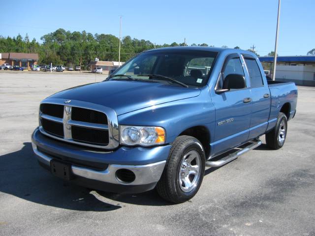 Dodge Ram Pickup 2005 photo 2