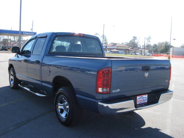 Dodge Ram Pickup 2005 photo 3