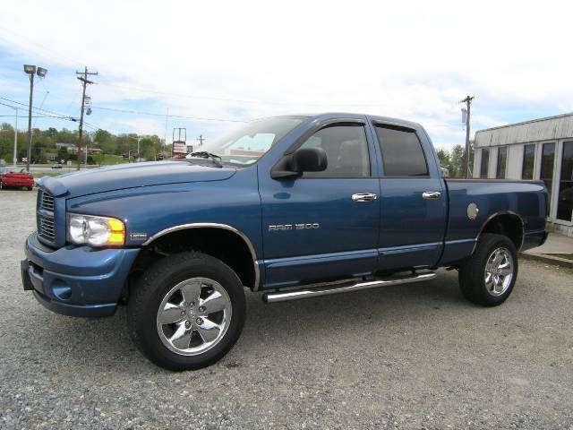 Dodge Ram Pickup 2005 photo 4