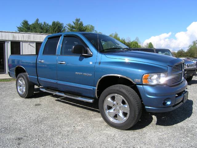 Dodge Ram Pickup 2005 photo 2