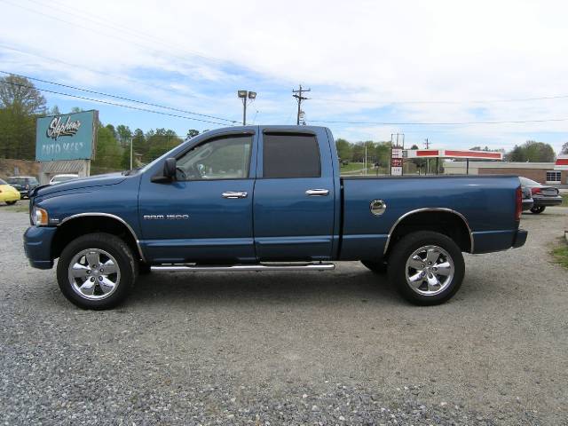 Dodge Ram Pickup 2005 photo 5