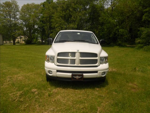 Dodge Ram Pickup 2005 photo 2