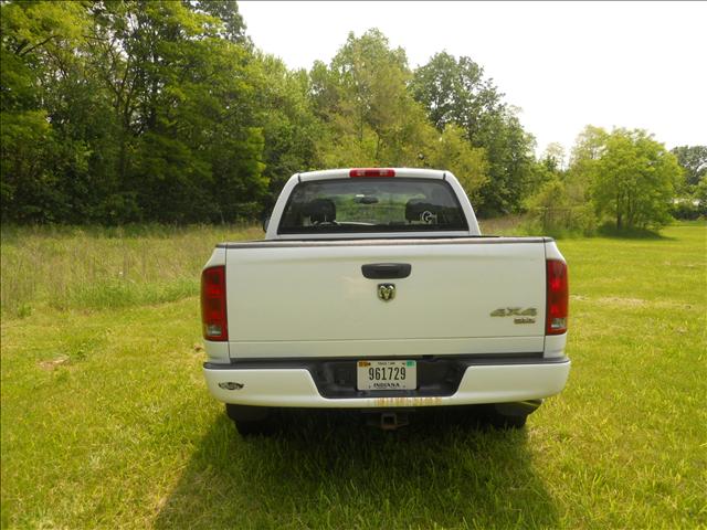 Dodge Ram Pickup 2005 photo 3