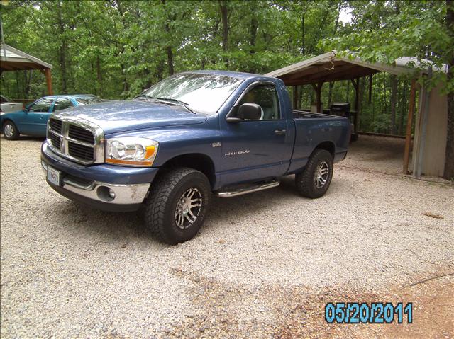 Dodge Ram Pickup 2006 photo 1