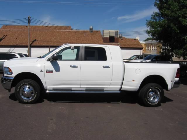 Dodge Ram Pickup 2011 photo 1