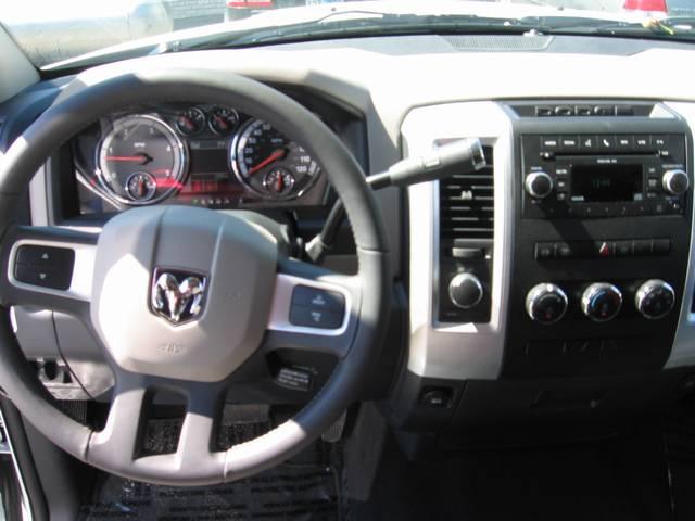 Dodge Ram Pickup 2011 photo 5