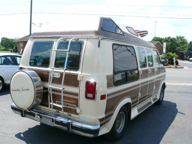 Dodge Ram Van 1989 photo 9