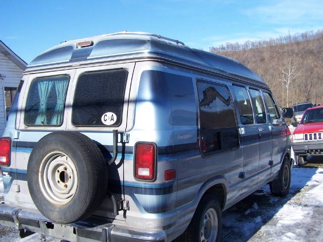 Dodge Ram Van 1991 photo 2