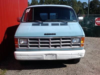 Dodge Ram Van 1991 photo 2