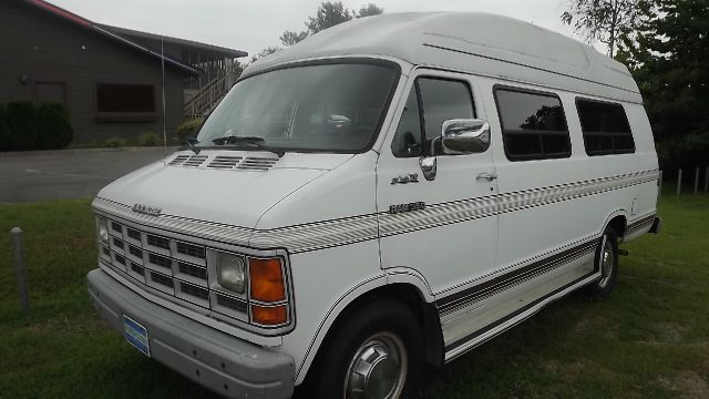 Dodge Ram Van 1992 photo 2