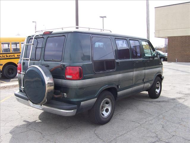 Dodge Ram Van 1995 photo 3