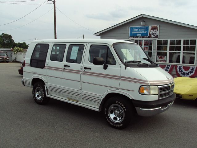 Dodge Ram Van 1996 photo 3