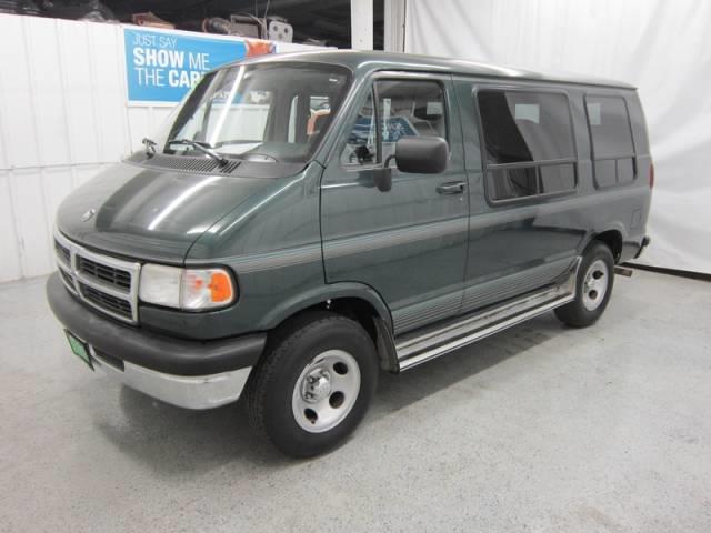 Dodge Ram Van 1996 photo 1