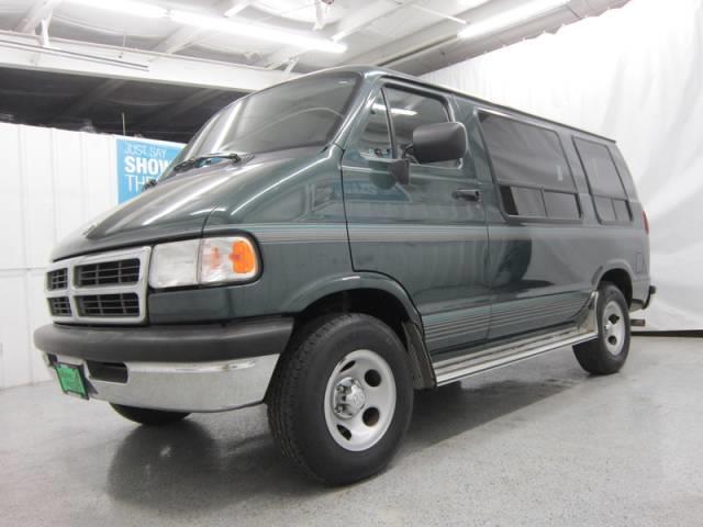 Dodge Ram Van 1996 photo 2