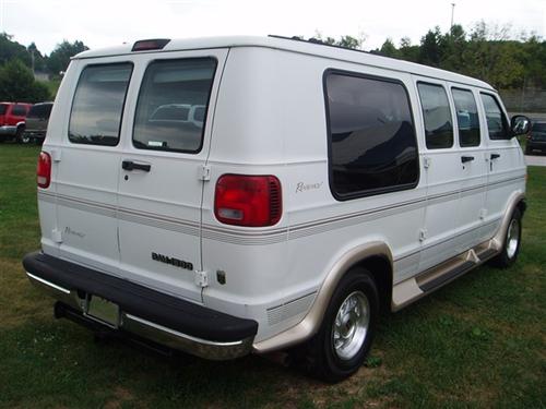 Dodge Ram Van 1998 photo 2