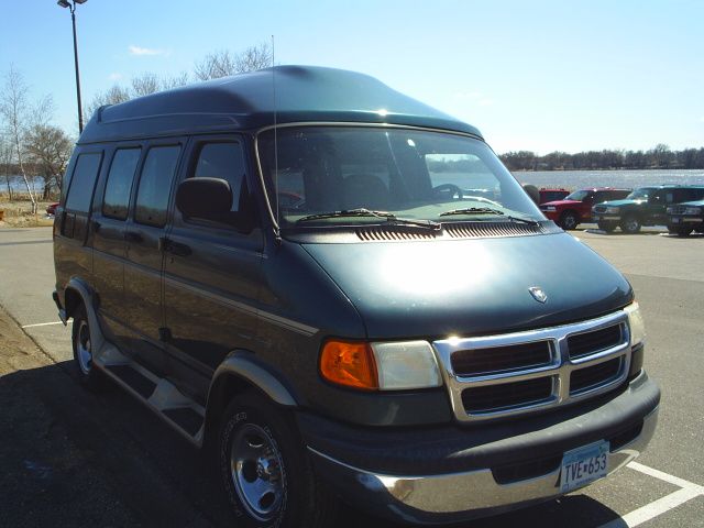 Dodge Ram Van 1998 photo 2