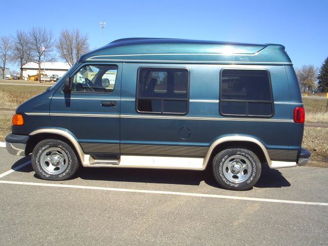 Dodge Ram Van 1998 photo 3