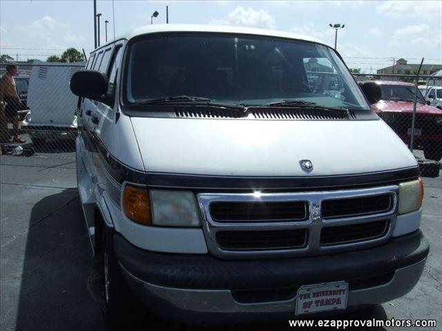 Dodge Ram Van 1998 photo 2