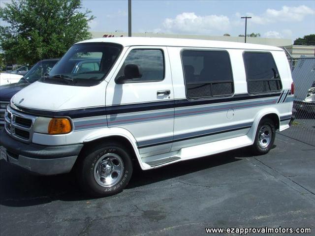 Dodge Ram Van 1998 photo 4