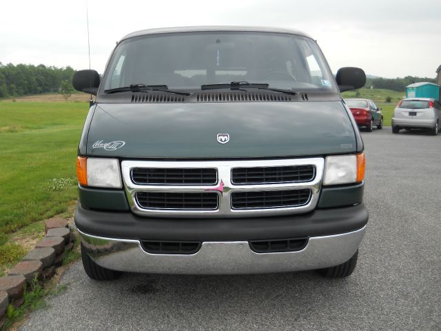 Dodge Ram Van 1999 photo 26