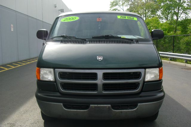 Dodge Ram Van 1999 photo 19