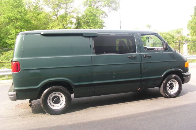 Dodge Ram Van 1999 photo 20