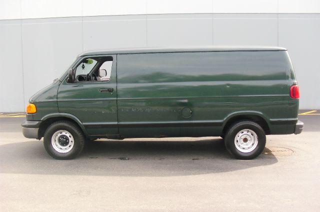 Dodge Ram Van 1999 photo 3