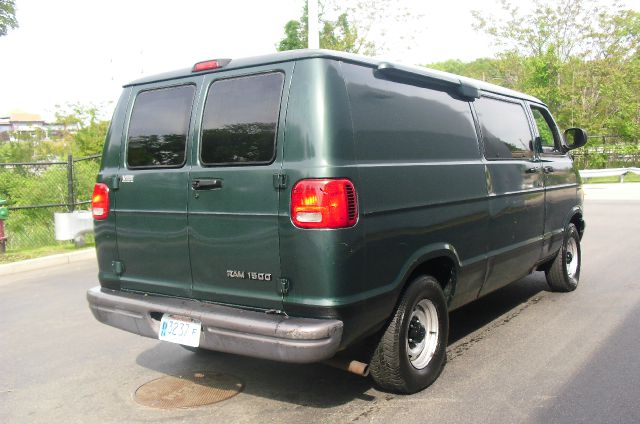 Dodge Ram Van 1999 photo 4