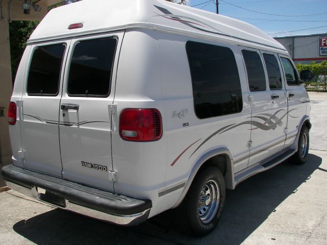 Dodge Ram Van 1999 photo 1