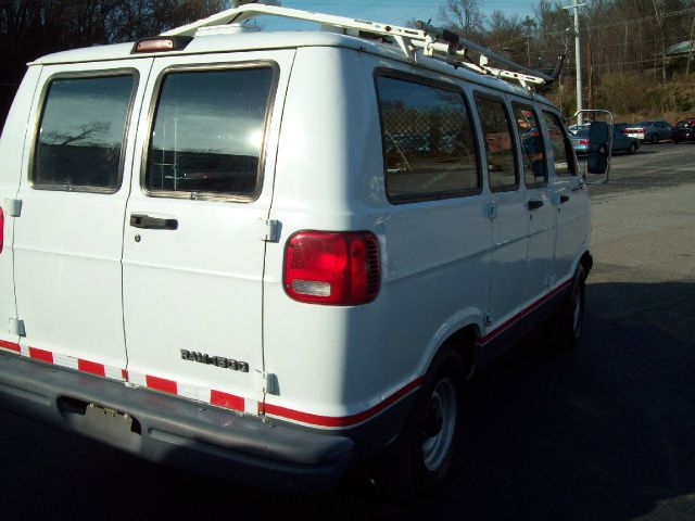 Dodge Ram Van 1999 photo 1