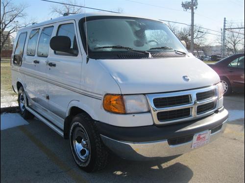 Dodge Ram Van 1999 photo 1