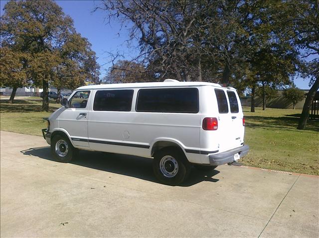 Dodge Ram Van 1999 photo 1